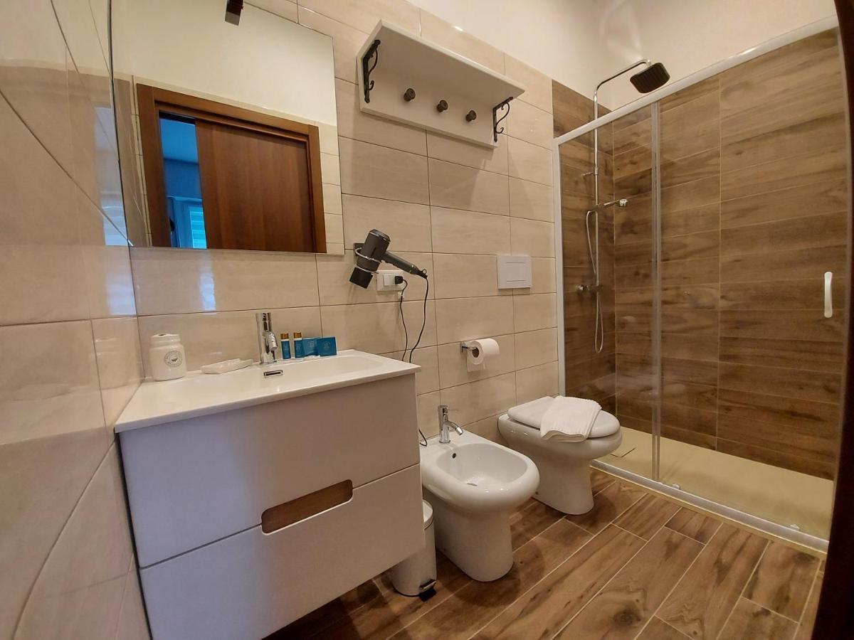 I Tre Marchi Rooms / Camera Mare Termoli Luaran gambar